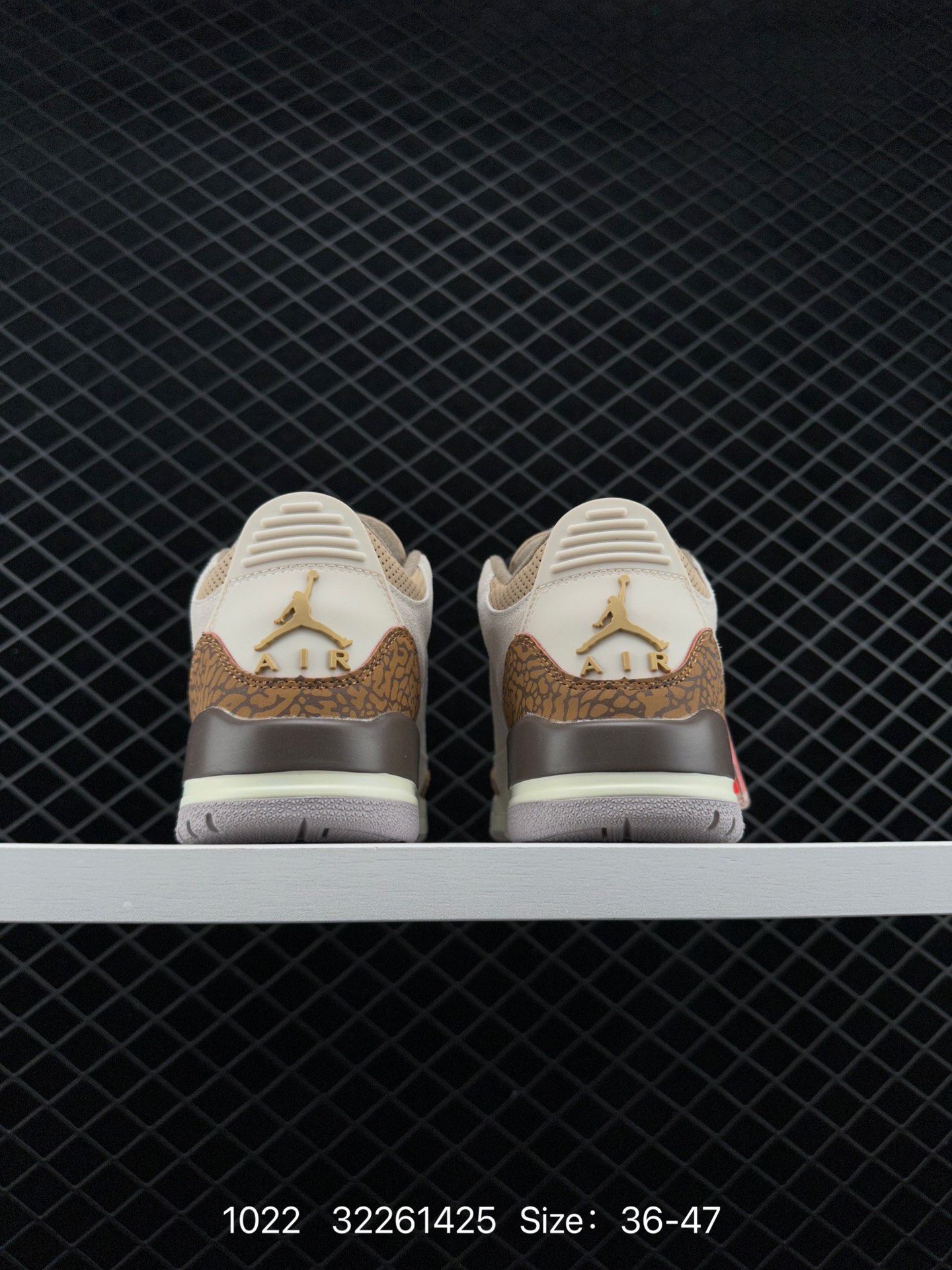 Air Jordan 3 Retro ”Hide and Sneak“